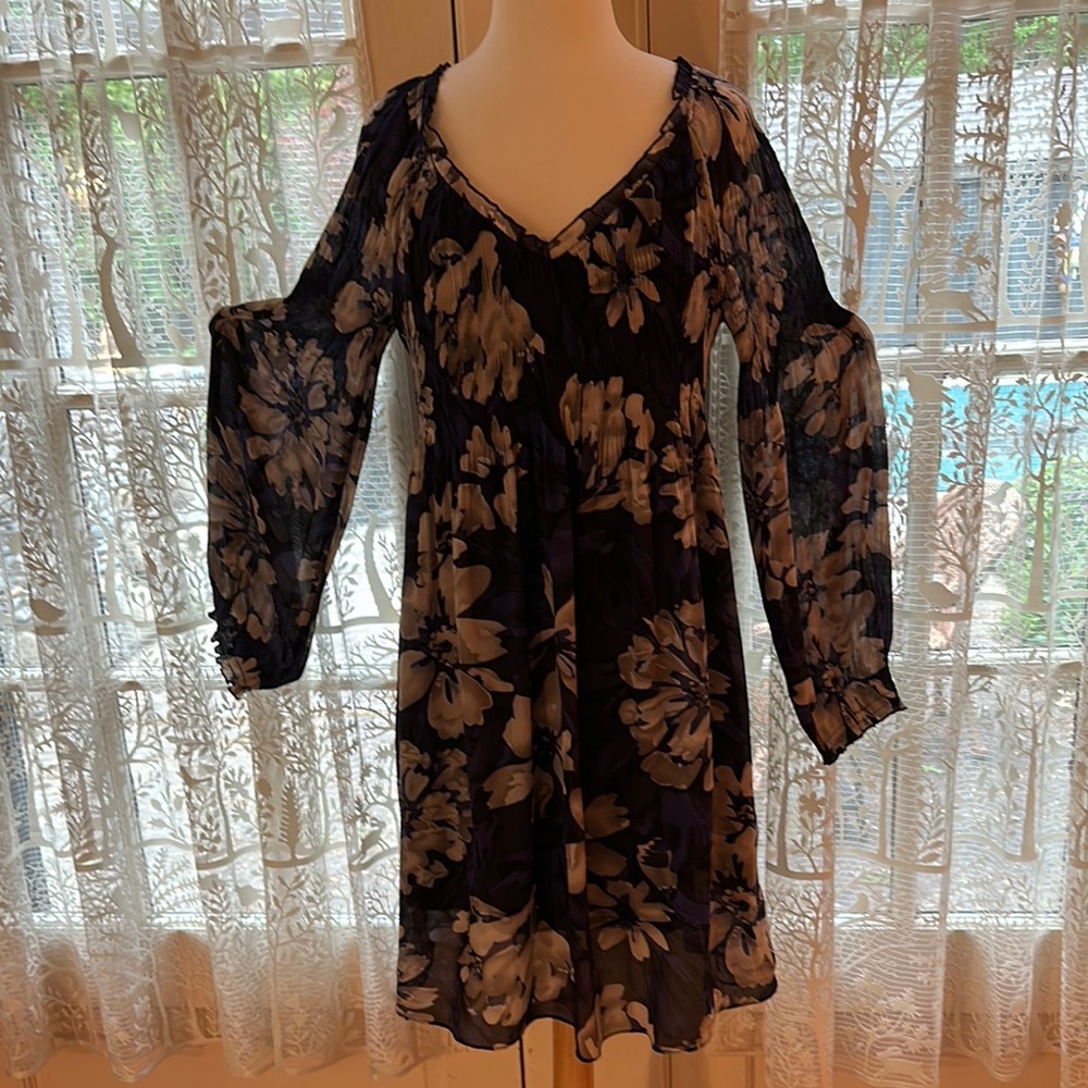 Isabella Bird Blue/Grey Floral Smocked V-Neck Long Sleeve Dress